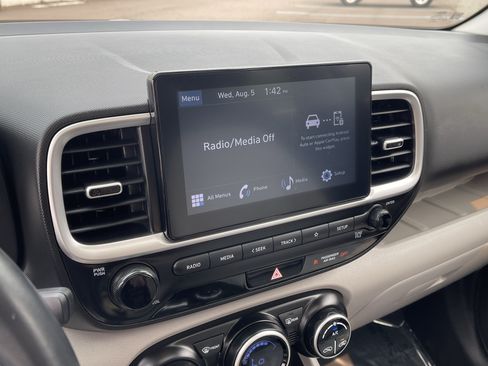 Certified 2023 Hyundai Venue SEL FWD image 25