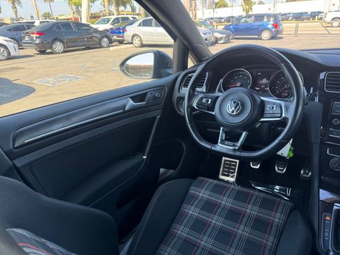 Used 2018 Volkswagen GTI S FWD image 21