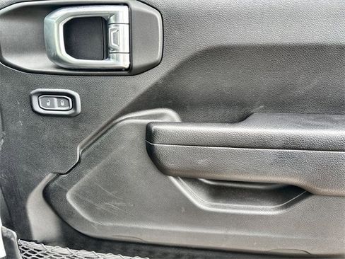 Used 2023 Jeep Gladiator Willys image 22