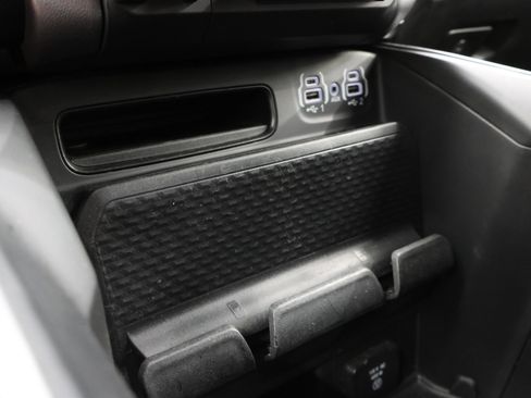 Used 2022 RAM 1500 Big Horn AWD/4WD image 39