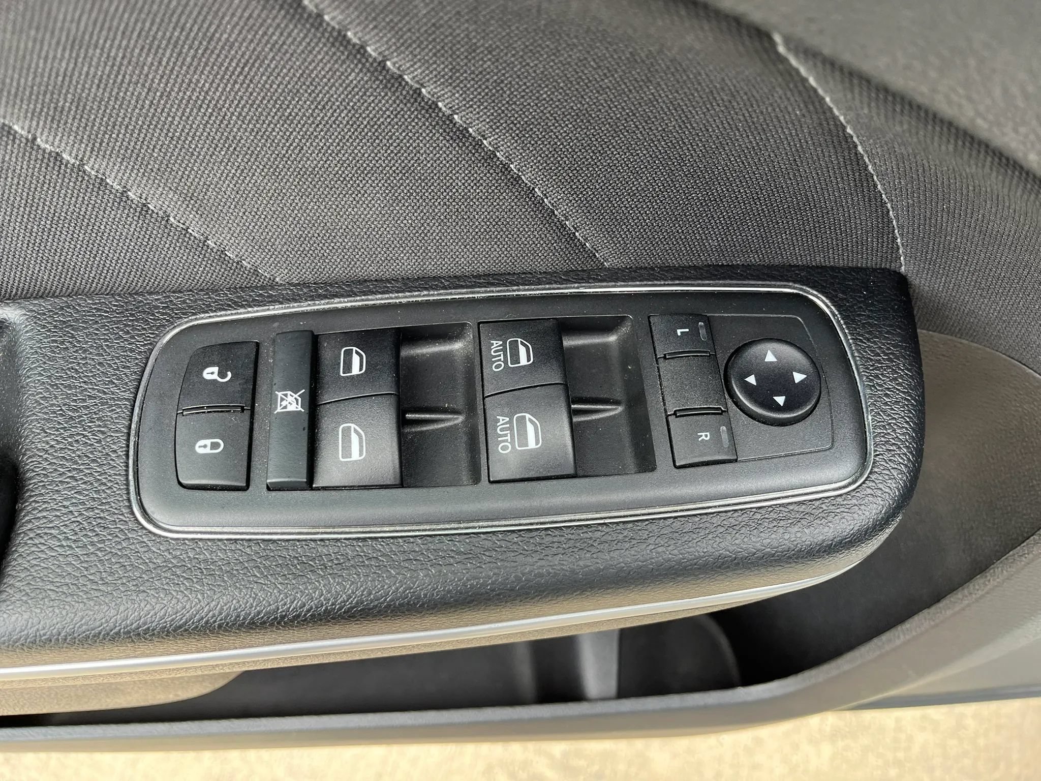 Used 2019 Dodge Charger SXT RWD image 22