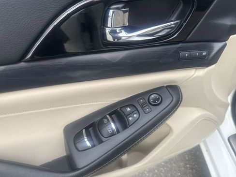 Used 2023 Nissan Maxima Platinum w/ Sport Mat Group FWD image 24