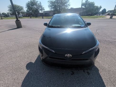 Used 2025 Toyota Corolla LE FWD image 12