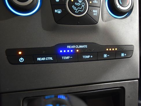 Used 2019 Ford Flex SE FWD image 22