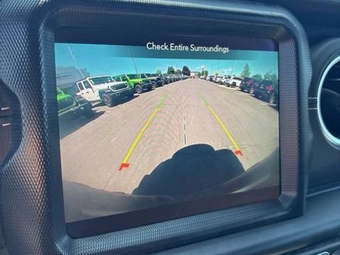 Used 2023 Jeep Wrangler Unlimited Sahara w/ Cold Weather Group AWD/4WD image 19