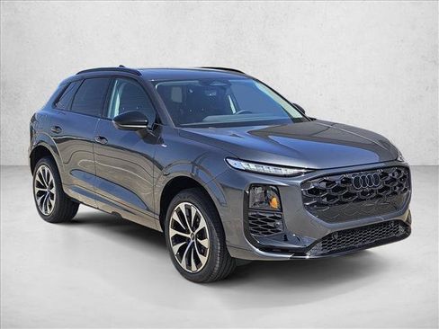Certified 2026 Audi Q3 quattro 2.0T AWD/4WD image 3