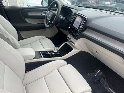 New 2026 Volvo XC40 B5 Plus w/ Protection Package Premier AWD/4WD image 16