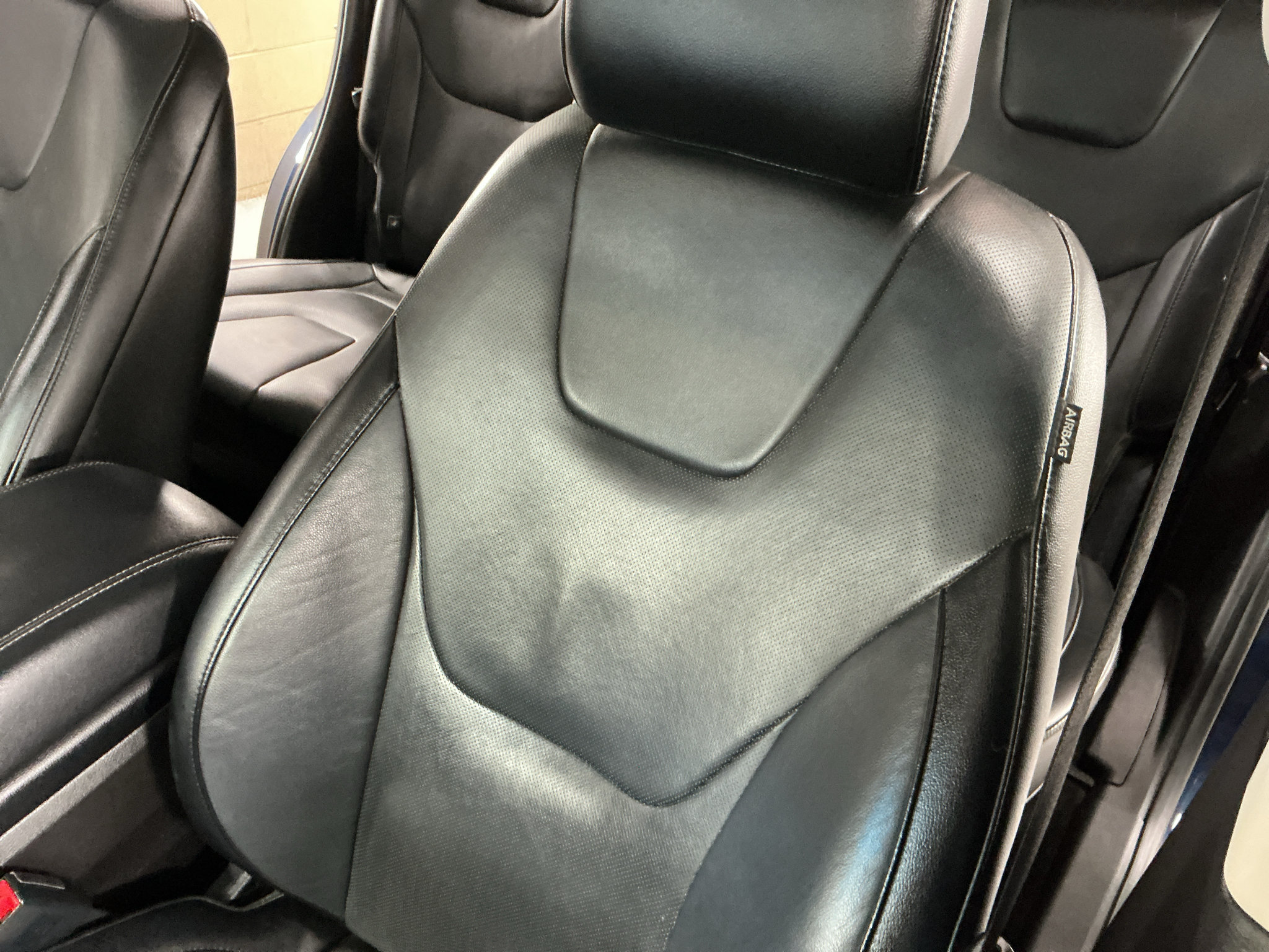 Used 2017 Ford Edge Titanium w/ Equipment Group 301A AWD/4WD image 30