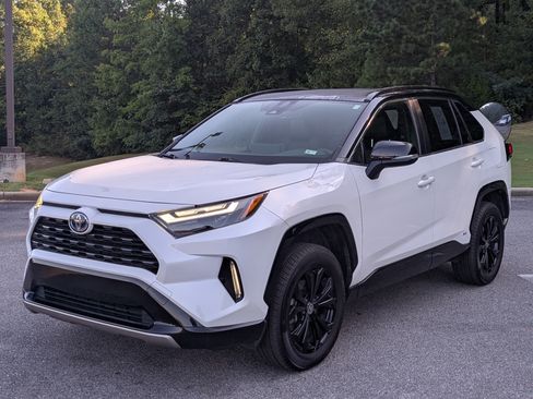 Used 2022 Toyota RAV4 XSE w/ XSE Grade Weather Package AWD/4WD image 5