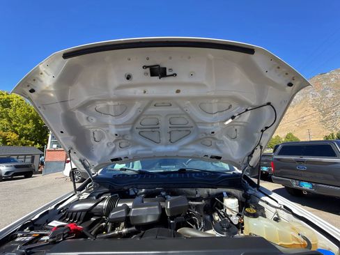 Used 2019 Ford F350 XL w/ Camper Package image 3