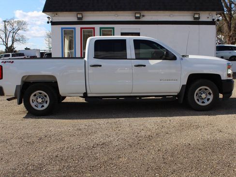 Used 2018 Chevrolet Silverado 1500 W/T w/ Trailering Package AWD/4WD image 4