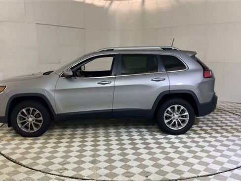 Used 2019 Jeep Cherokee Latitude w/ Cold Weather Group image 5