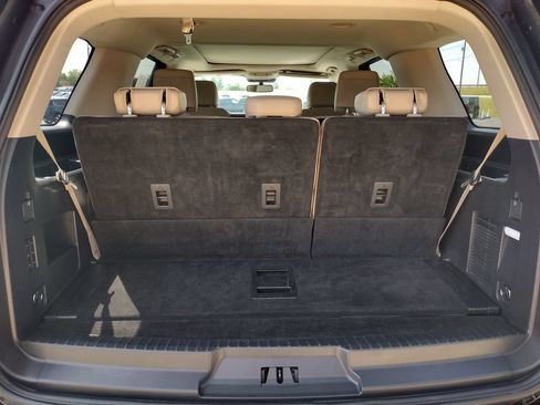 Used 2024 Ford Expedition Limited AWD/4WD image 11