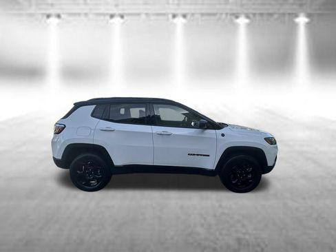 Used 2023 Jeep Compass Trailhawk AWD/4WD image 8
