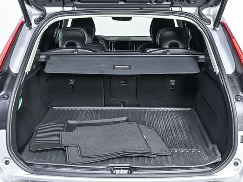 Certified 2024 Volvo XC60 B5 Core w/ Protection Package Premier AWD/4WD image 31