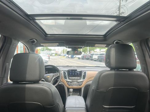 Used 2022 Chevrolet Equinox Premier AWD/4WD image 17