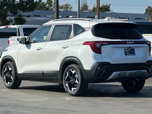 New 2026 Kia Seltos S FWD image 7