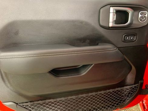 Used 2023 Jeep Wrangler Sahara image 28