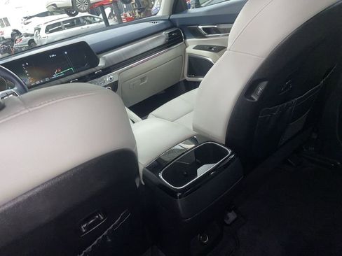 Used 2025 Kia Telluride SX w/ SX Captain's Chair Package image 21