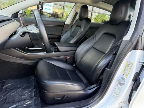 Used 2018 Tesla Model 3 Long Range RWD image 14
