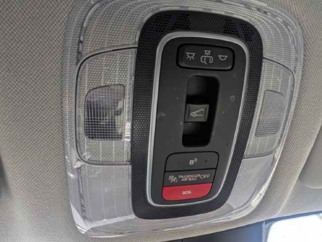 Used 2025 Hyundai Elantra Limited FWD image 33