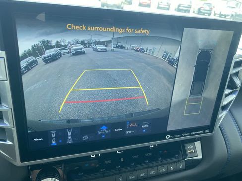 Used 2023 Toyota Tundra Platinum w/ Advanced Package image 17