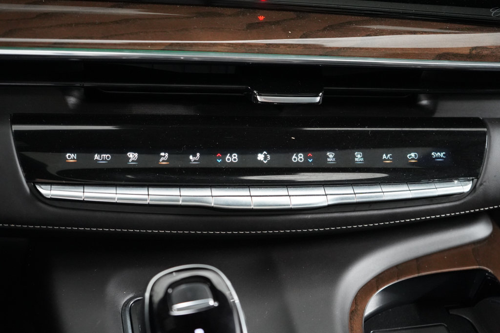 Used 2023 Cadillac Escalade Premium Luxury Platinum w/ LPO, Floor Liner Package AWD/4WD image 30
