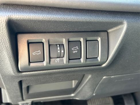 Certified 2025 Subaru Outback Limited image 40