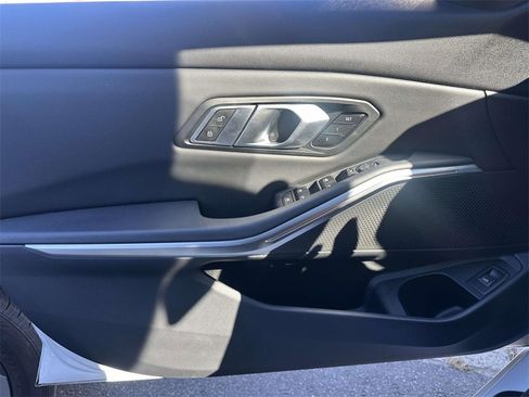 Used 2022 BMW 330i xDrive Sedan w/ M Sport Package image 19