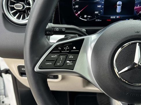 Used 2026 Mercedes-Benz GLB 250 image 23