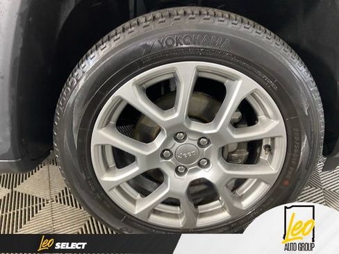 Used 2022 Jeep Compass Latitude AWD/4WD image 30