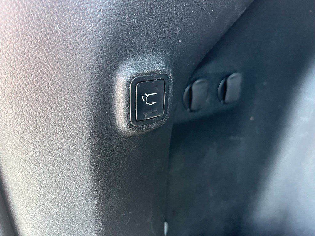 Used 2021 Jeep Cherokee High Altitude AWD/4WD image 19