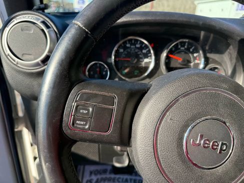 Used 2015 Jeep Wrangler Unlimited Sahara w/ Trailer Tow Group image 19