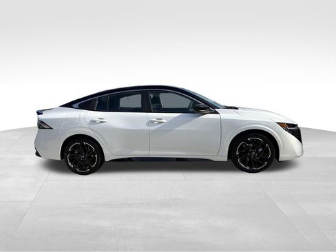 New 2026 Nissan Sentra SR w/ Floor Mat Package FWD image 9
