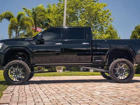 Used 2024 GMC Sierra 3500 Denali Ultimate AWD/4WD image 2