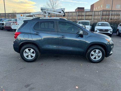Used 2021 Chevrolet Trax LT image 9