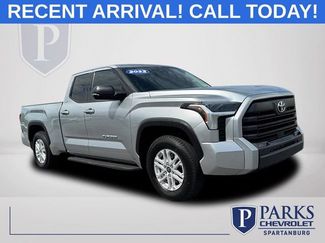 Used 2022 Toyota Tundra SR5 w/ SR5 Premium Package AWD/4WD video 1