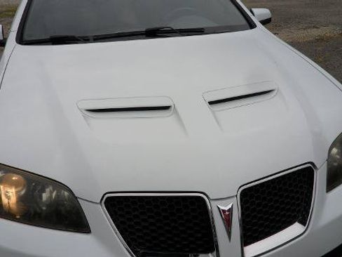 Used 2008 Pontiac G8 w/ Premium Package RWD image 4