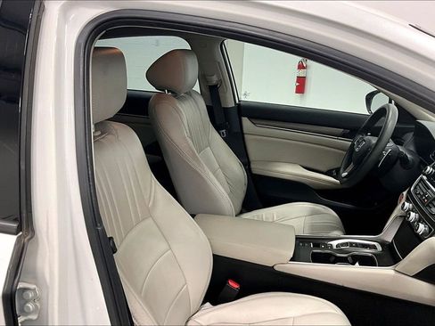 Used 2019 Honda Accord Hybrid image 10