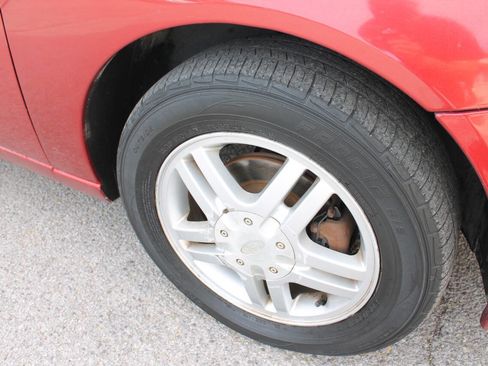 Used 2003 Ford Focus SE image 10