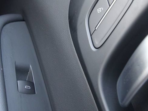 Used 2025 Buick Enclave Preferred AWD/4WD image 23