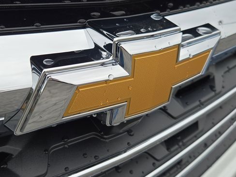 New 2026 Chevrolet Traverse LT image 17