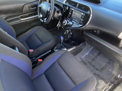 Used 2018 Toyota Prius C Two image 9