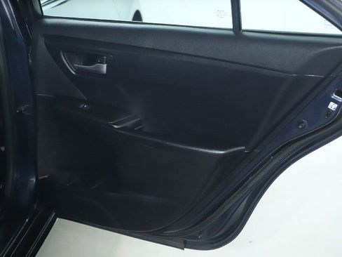 Used 2017 Toyota Camry XLE FWD image 30