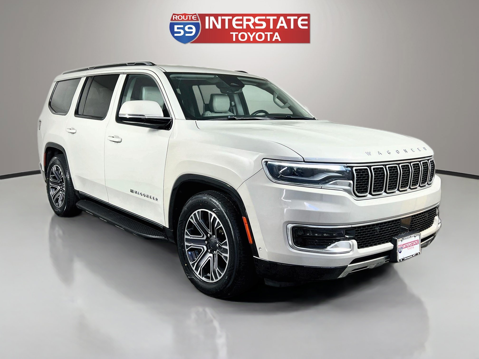 Used 2022 Jeep Wagoneer Series III w/ Rear Seat Video Group 1 AWD/4WD image 1