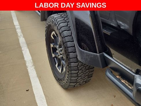 Used 2024 Jeep Gladiator Rubicon AWD/4WD image 5