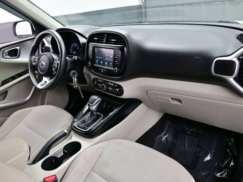 Used 2021 Kia Soul LX FWD image 14