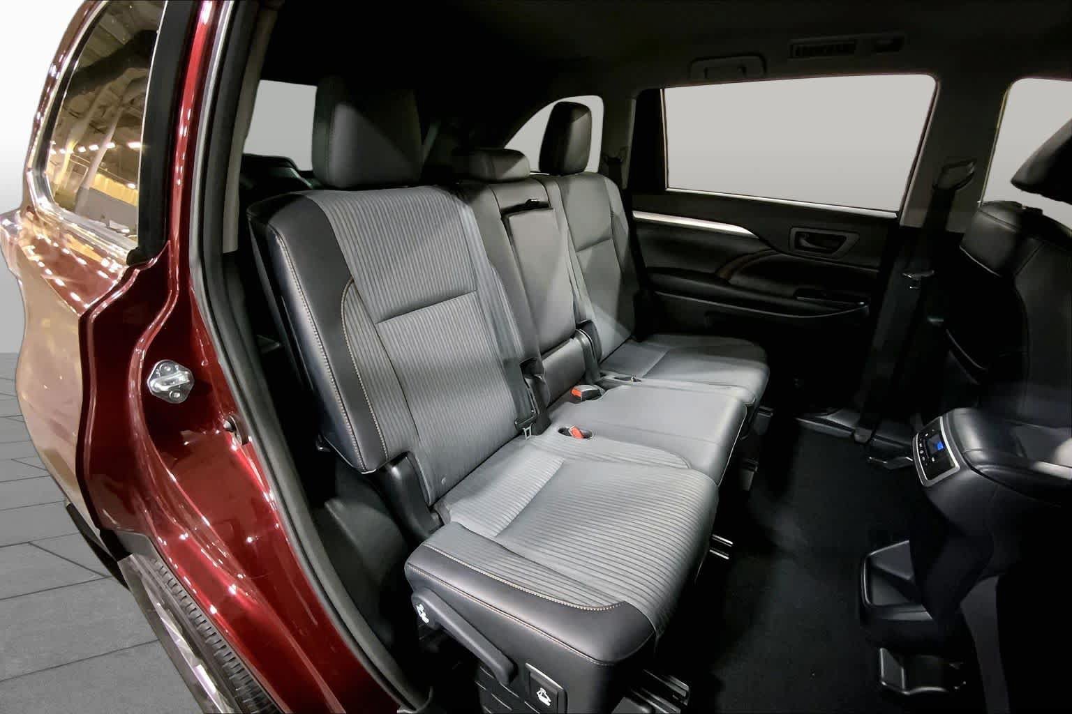 Used 2015 Toyota Highlander Plus AWD/4WD image 20