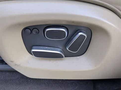 Used 2015 Land Rover Range Rover Sport HSE image 17