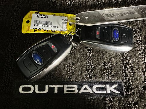 Used 2024 Subaru Outback Premium image 29